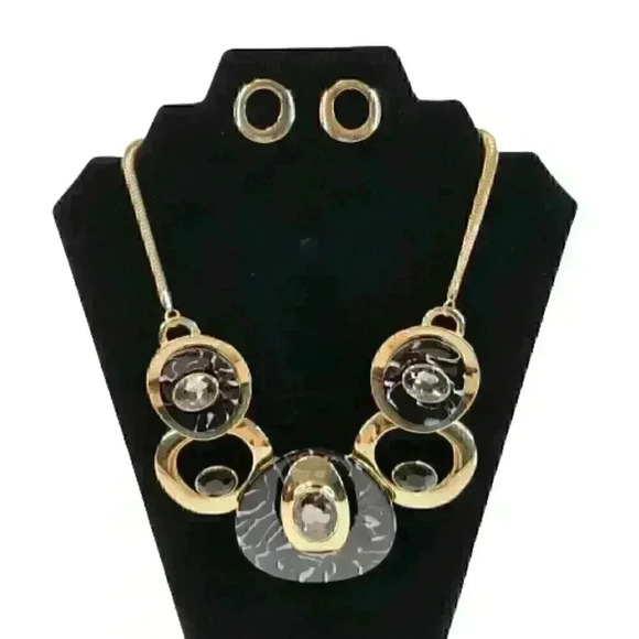 Handmade Adjustable Black/White/Gold Necklace and Earrings Set - Picture 6 of 12